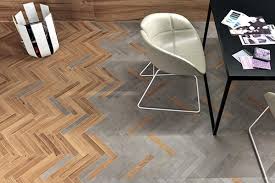 Il parquet ceramico è perfettamente resistente al gelo e alle intemperie e può quindi essere tranquillamente utilizzato all'esterno. Pavimenti In Legno O Gres Porcellanato In Finto Legno