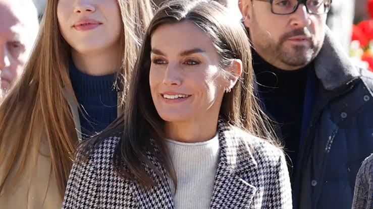 La reina Letizia deja paralizada a una reportera de TVE con estas palabras  en pleno directo