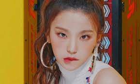 Abholung möglich.,itzy guess who ryujin pc photocard yeji kpop bts . 9 Fakta Menarik Yeji Member Girl Group Itzy Yang Mengejutkan Fakta Menarik Selebriti Foto Selebriti