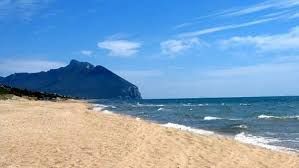 Distanza dal mare 2,5 kmdistanza da san felice circeo 7 kmdistanza da sabaudia 9 kmdistanza da terracina 12 kmprezzo richiesto euro. Stagione Balneare Al Via Si Torna Al Mare A Sabaudia Le Regole E I Divieti