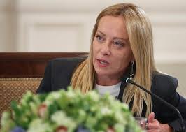 فضيحة فيكا.. رئيسة وزراء إيطاليا تندد بنشر صور معدلة لها ولنساء بارزات  بموقع إباحي - CNN Arabic