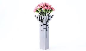 This is casual, yet successful. 15 Unique Flower Vase Designs For Any Space In Pictures