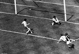 Players in offense given england's pace on the counter and also showed a lack of offensive quality when failing to score from 19 shots against czech republic. England Vs Scotland Our Favourite Classic Moments Ahead Of Clash England Football Team England Football Kenny Dalglish