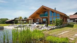 Stop al mattone e via libera a legno, acciaio e cemento. Case Prefabbricate In Legno Heidi S E Blockhaus