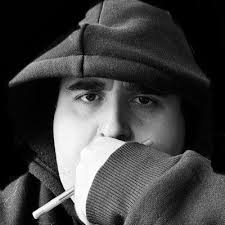 I need more substance. I need long stories. I'm tired of constantly seeing  these 12 episode anime. Even if they get a second season it's years later  and I've done forgot about