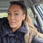 Lenore Magee's Instagram, Twitter & Facebook