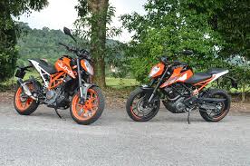 It is available in 1 variants in the malaysia. Topgear Test Ride Ktm 250 Duke 390 Duke Single Very Available