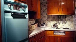 Vintage kitchen appliances show us how much easier it is to cook today. Are Retro Kitchens Making A Comeback Howstuffworks