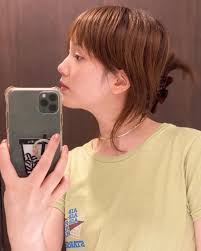 本田翼 sattyyyyy が教えてくれた バンスクリップ を使ったヘアアレンジ おくれ毛をサイドに少しだけ出すのがいいみたいです このクリップがバンスクリップ tsubasahonda hondatsubasa tsubasahonda この アップヘア ヘアアレンジ ヘア