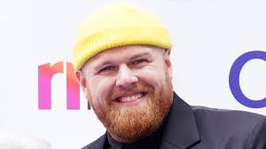Tom Walker shares Number 10 protest song day after Boris Johnson resigns