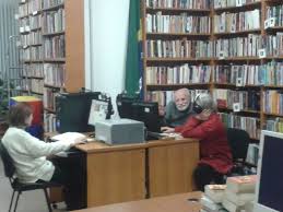 În sediul central, nocturna cuprinde o serie de activităţi interactive dintre cele mai diverse, de la lecturi, teatru, expoziţii, atelier de creativitate la escape room. Filiale Sector 1 Biblioteca MetropolitanÄ BucureÈti