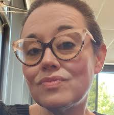 Is there a way that i can play Laundry store simulator