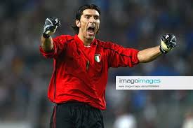 Schlussmann, keeper oder goalie) ist ein mitspieler in ballsportarten. Gianluigi Buffon Imago Images Fotos Zu Fussball Finden Lizenzieren Sport Bild Fotos Torwart