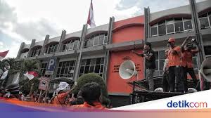 Post office, pos malaysia penaga, impian ratu, pejabat pos, gdex kepala batas, pejabat pos bertam putra, pos malaysia k.batas, poslaju, pejabat pos mini taman bertam putera. Gaji Rp 5 4 Juta Kepala Kantor Pos Kerjanya Dari A Sampai Z