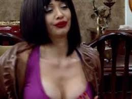 Alemin Kralı Evrim Akının göğüs estetiği sahnesi