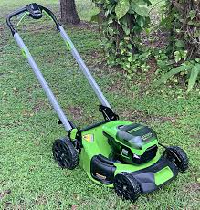 With a pair of 5.0ah batteries on board, greenworks simply crushes the competition in runtime. Greenworks Pro 60v Cordless 21 Self Propelled Brushless Lawn Mower W 5 0 Ah Battery Review Say Goodbye To Gas The Gadgeteer