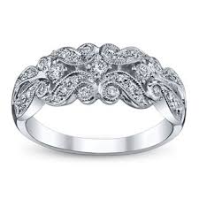 A Stunning Vintage Styled Anniversary Ring This Utwo Wedding Anniversary Ring Is Showi Wedding Anniversary Rings Diamond Wedding Rings Women Anniversary Rings