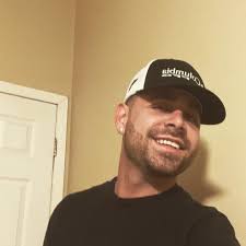 They think i'm straight 😤😭