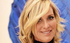 Lorna York's Instagram, Twitter & Facebook