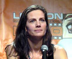 File:Terry Farrell by Tim Drury (2009).jpg