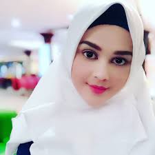 Cut meyriska menjelaskan kronologis terpaparnya roger dalam laman youtube roger chika pada selasa, 29 juni 2021. Cut Meyriska Roger Home Facebook