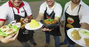 Coxa de peru defumada em lenha frutífera de maçã por 6 horas com temperos tradicionais do american barbecue, acompanhado de molho de cebola roxa com vinho e especiarias. Comida Di Buteco De Brasilia Conheca Petisco Que Era Jantinha E Bolinho Com Cachaca Distrito Federal G1