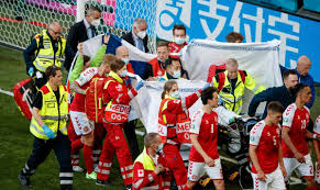 Christian eriksen suffered a cardiac arrest while playing in denmark's opening euro 2020 match against finland. Der Bergische Notarzt Der Em Fussballer Eriksen Das Leben Rettete
