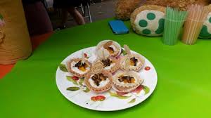 Tahun ini ada 32 produk inovasi pangan lokal yang dipamerkan dan kegiatan tersebut merupakan peluncuran produk inovasi pangan lokal sekaligus tes pasar, sehingga dalam kegiatan itu, para mahasiswa akan mendapatkan masukan mengenai kelayakan produk inovasi mereka untuk kemudian dikembangkan menjadi sebuah bisnis, tuturnya. Ini Produk Inovasi Limbah Pangan Dari Mahasiswa Unpad