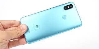 Obal je tvorený kombináciou kvalitných materiálov. Recenze Xiaomi Mi A2 Prubojnejsi Pokracovatel Rodu Mobilmania Cz