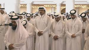 نماز بر جنازه امیر سابق قطر بعد از نماز مغرب در مسجد امام عبدالمحمد بن عبدالوهاب دوحه
