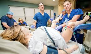 Everyone hates it there but stays because they need a job. Estudiantes En Los Partos Proteccion De La Intimidad Y Dignidad De Las Mujeres En La Atencion Obstetrica El Parto Es Nuestro