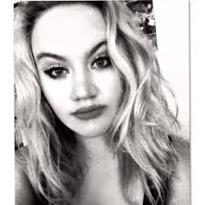 Evangeline Dowd's Instagram, Twitter & Facebook