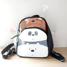 Tas ransel wanita sudah menjadi suatu barang yang mencitrakan seorang wanita aktif dan cerdas. Tas Miniso We Bare Bears