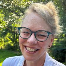 We are excited to introduce our summer camp's show director! Karen Wright  has a BFA and MFA in acting and directing. She has taught acting at the  UMKC, the Youth Film Academy