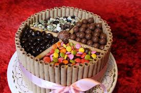 bol cikolatali bonibonlu pasta ozlem pehlivan cikolatali pastalar yemek tarifleri yilbasi pastasi