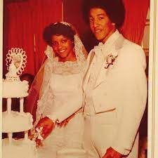 Guyton told fans and followers her big news by sharing photos of a sonogram. Mickey Guyton On Twitter Tbt My Parents Before I Was Even A Single Thought Http T Co Xgeuapg9ga