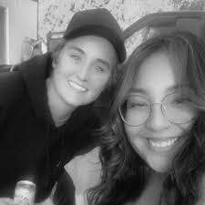 Kayla Irwin's Instagram, Twitter & Facebook