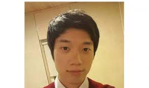제주에서 옛 동거녀의 중학생 아들을 잔혹하게 살해한 혐의로 구속된 피의자 2명의 신상 정보가 공개됐다. ì¡°ì„±í˜¸ ì‚´ì¸ì‚¬ê±´ ë‚˜ë¬´ìœ„í‚¤