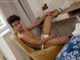 Hot boy with a small penis - Gay Porn Pics