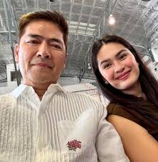 Ara Mina and sister at the beach