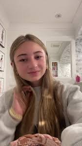 Ellery Knight's Instagram, Twitter & Facebook