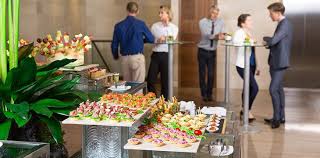 Ottimo servito a pranzo o a cena, ma è anche perfetto per gli aperitivi o per i buffet. Buffet Freddo Buffet Di Dolci Quanti Tipi Di Buffet Esistono