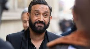 TPMP : Raymond en crush sur une chroniqueuse, Cyril Hanouna annonce "un  séisme" dans l'émission