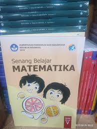 Gambar buku esps matematika kelas 5 terlihat keren download now termurah esps matematika sd k13n kelas 5 download now super modul pelajaran matematika bahasa indonesia ipa sd mi kelas 4 5 6 download now rpp matematika kelas 5 sd mi guru k13 ta 2018 2019 download now review buku matematika sd kelas 5 k 13 ready stock dan harga download now best. Jual Buku Paket Senang Belajar Matematika Kelas 5 Sd Kurikulum 2013 Di Lapak Sinar Wijaya Bukalapak