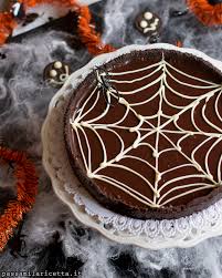 Quando il 31 ottobre si avvicina, bisogna pensare a delle ricette di halloween che siano all'altezza. Torta Al Cioccolato Senza Cottura Per Halloween Passami La Ricetta