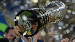 Una noche en santa fe, después de un 0 a 0 con colombia, se fue silbado jugando de local. Wglgztifbjjtum