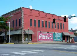 Mga pagpipilian sa tirahan para sa bawat panlasa at pitaka. Downtown Rogers Arkansas Arkansas Travel Ozarks Favorite Places