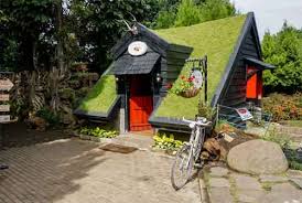 Buat hotel rumah hobbit, rumah hobbit hotel seruni, rumah hobbit, hobbit house. Rumah Hobbit Bandung Tempat Wisata Keren Untuk Keluarga