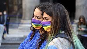 Omofobia, via libera della camera a ddl zan: Che Cos E Il Ddl Zan E Cosa Prevede Per I Reati Di Discriminazione Quifinanza