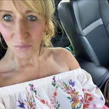 Congratulations to Mrs. Kelli Skelton, our Ambassador of the 1st Quarter.  Here's just a few things her colleagues said about her! Mrs. Skelton is  always ready to help whenever needed. She loves